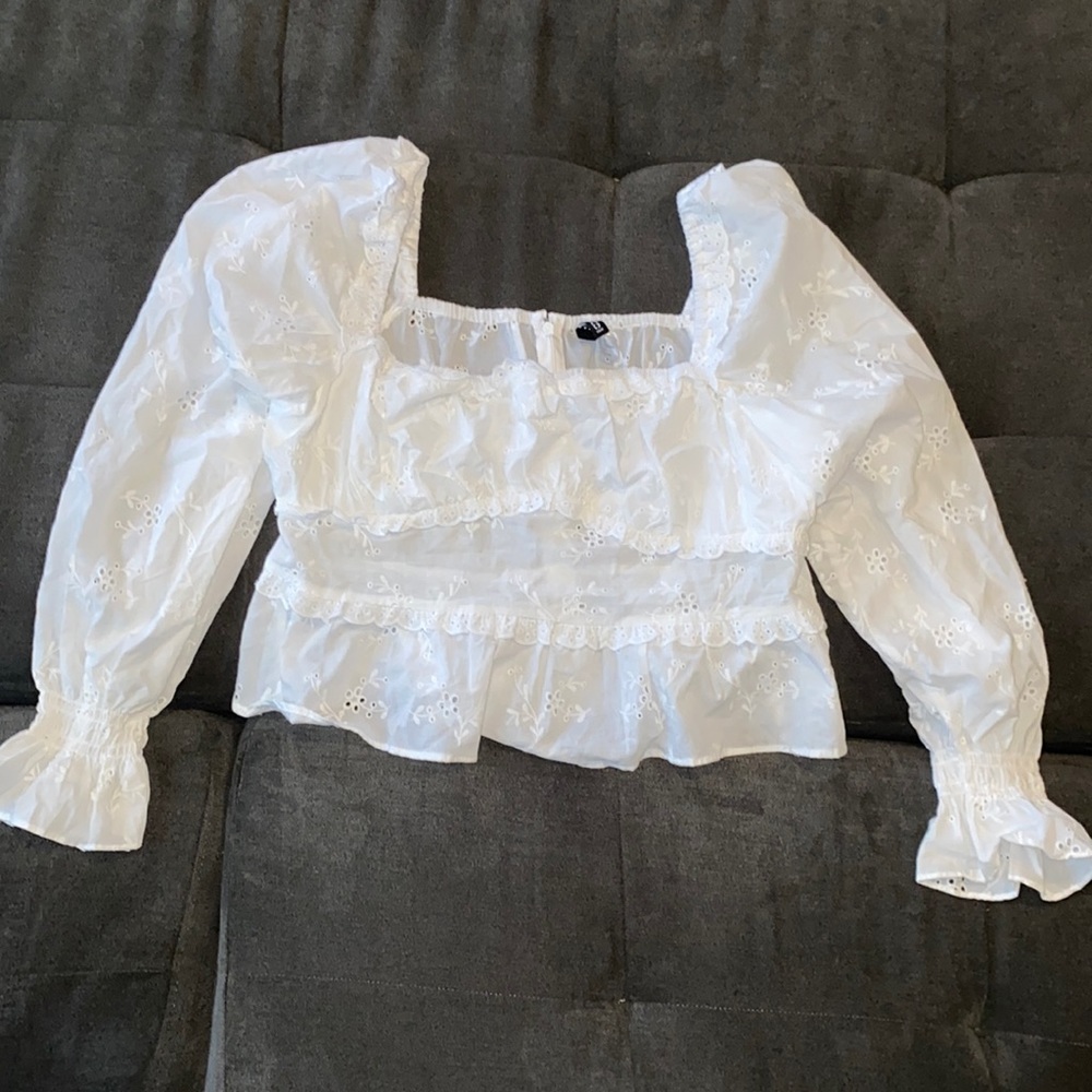 Womens size L H&M white cropped blouse